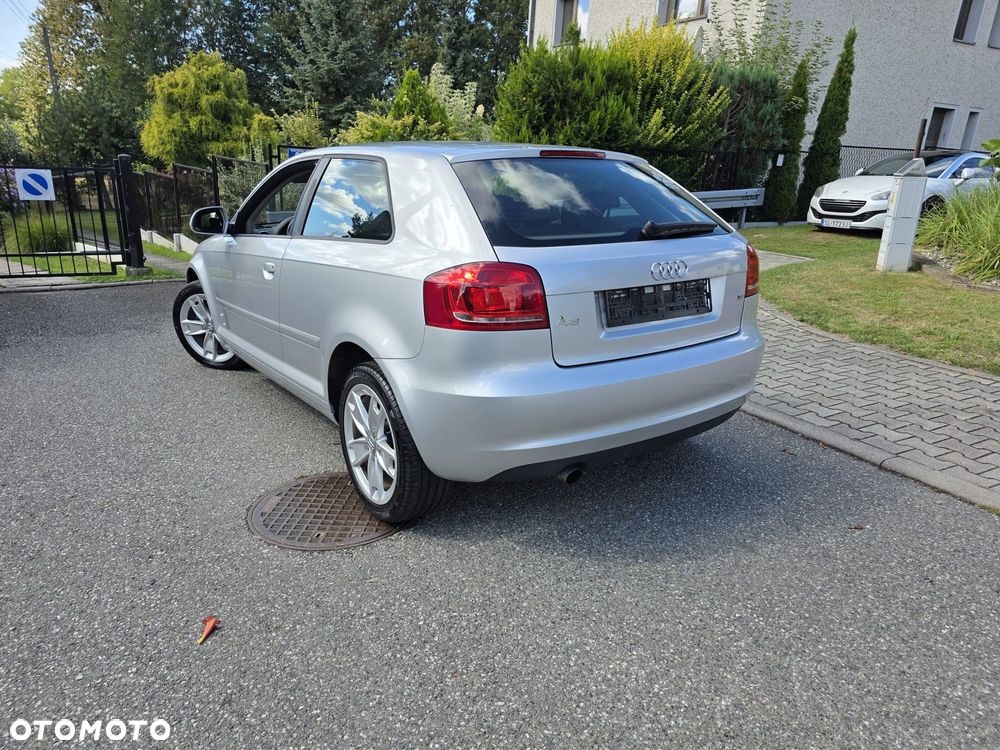 Audi A3 3-drzwiowe 1.6 Ambiente - 22