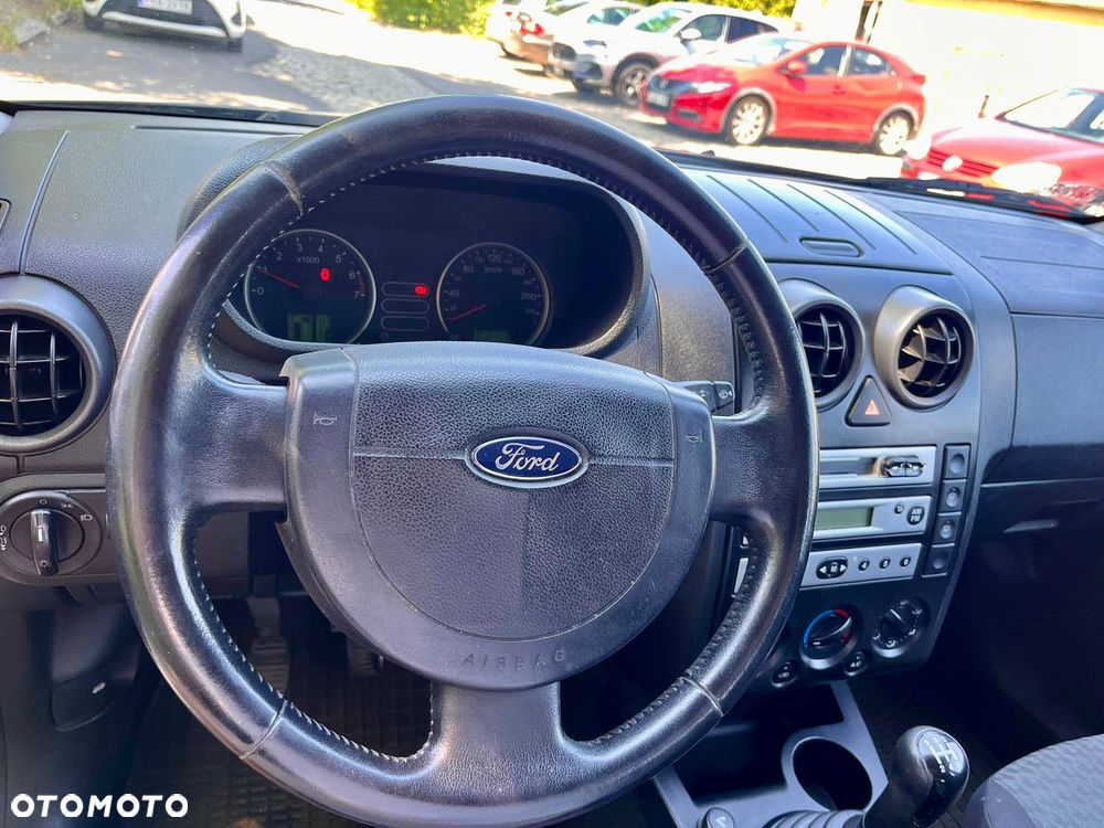Ford Fusion - 16