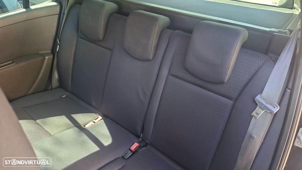 Renault Clio Sport Tourer - 12