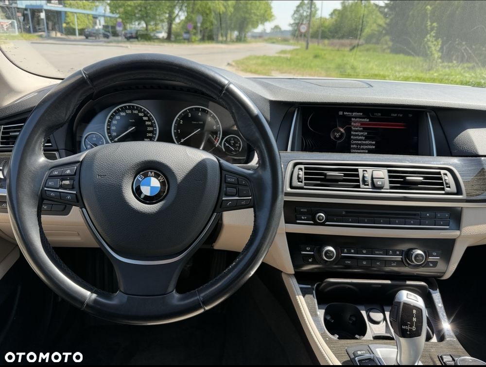 BMW Seria 5 528i xDrive Sport-Aut Luxury Line - 12