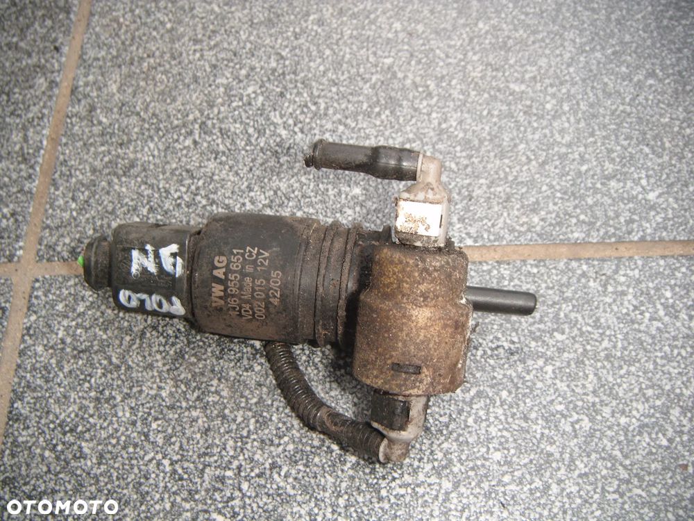vw polo 9n lift 06r  pompka spryskiwacza - 1