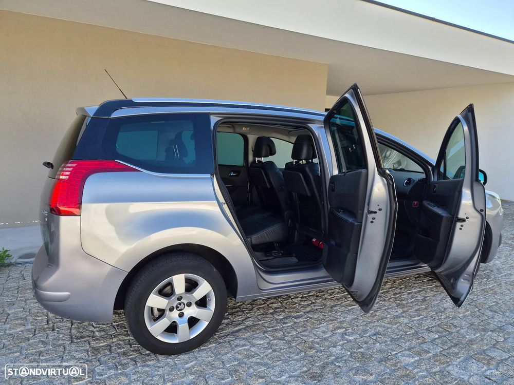 Peugeot 5008 1.6 E-HDi 7L Allure 2-Tronic - 1
