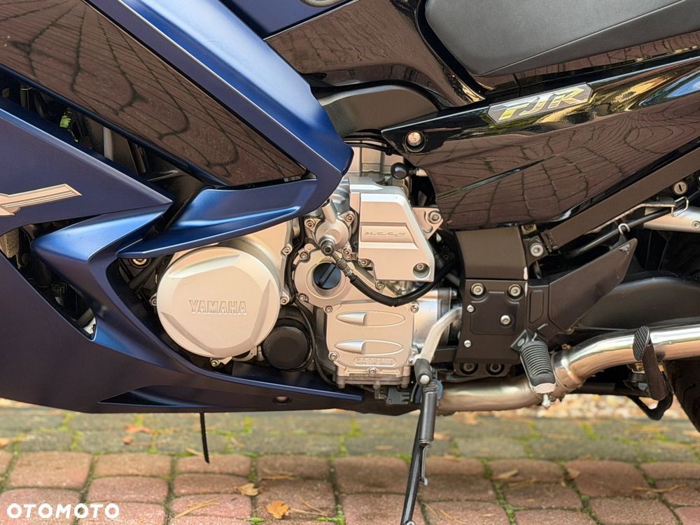 Yamaha FJR - 16