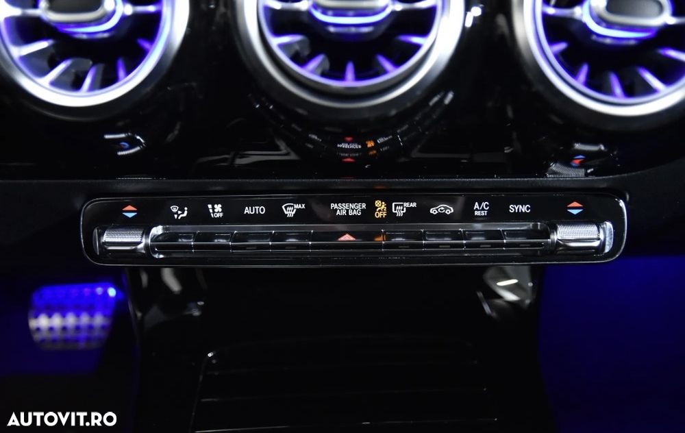 Mercedes-Benz CLA 180 d Shooting Brake 7G-DCT - 13