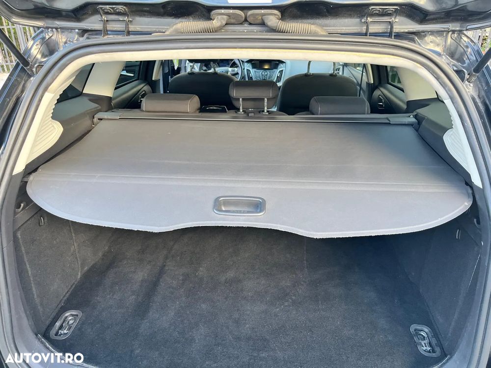 Ford Focus 2.0 TDCI DPF Powershift Titanium - 29