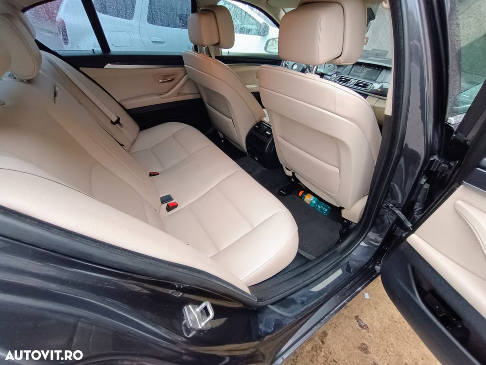 BMW Seria 5 525d Touring Sport-Aut. Luxury Line - 24