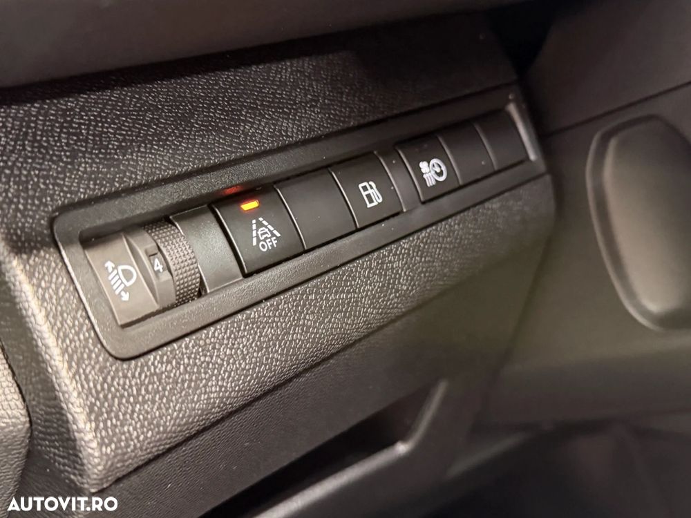 Peugeot 3008 PHEV 300 EAT8 4X4 GT - 31