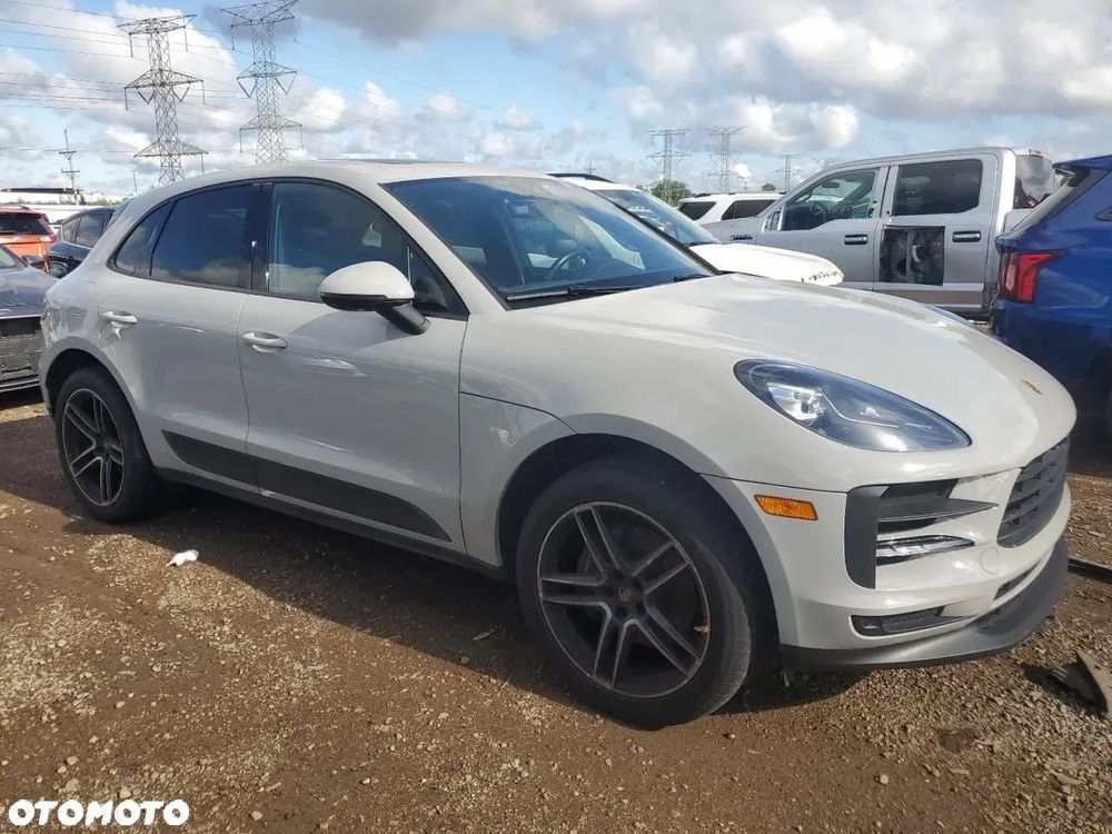 Porsche Macan - 1