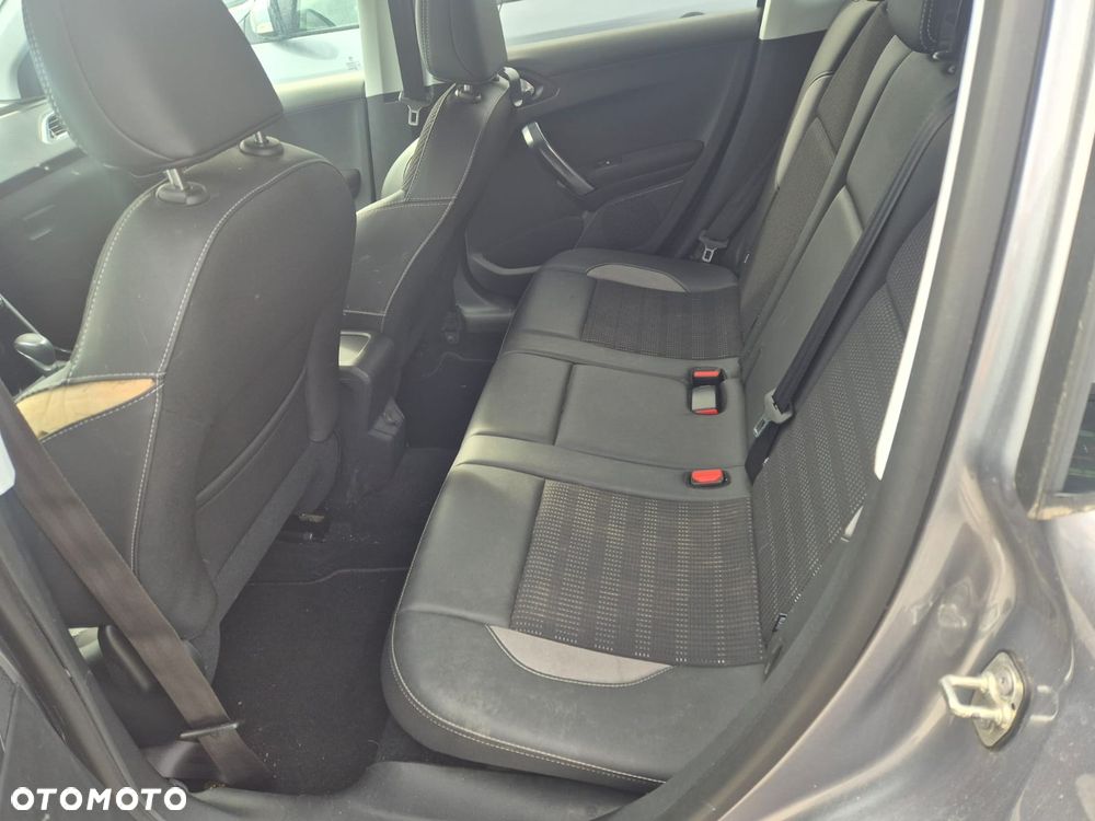 Peugeot 2008 PureTech 110 GPF Stop&Start EAT6 Allure - 12