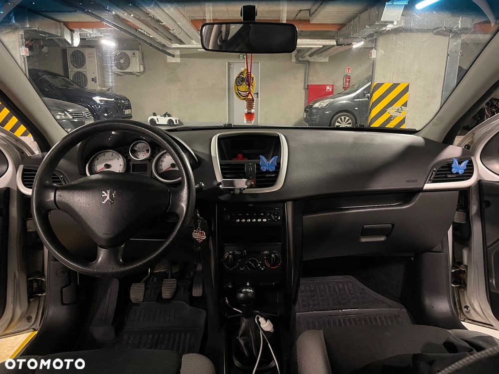 Peugeot 207 1.4 16V Trendy - 9