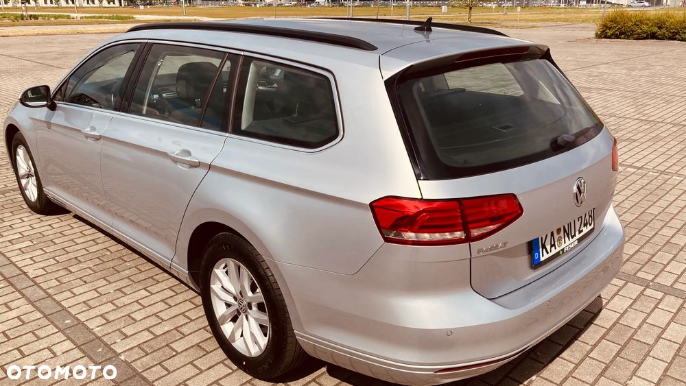 Volkswagen Passat 2.0 TDI SCR DSG Business - 4