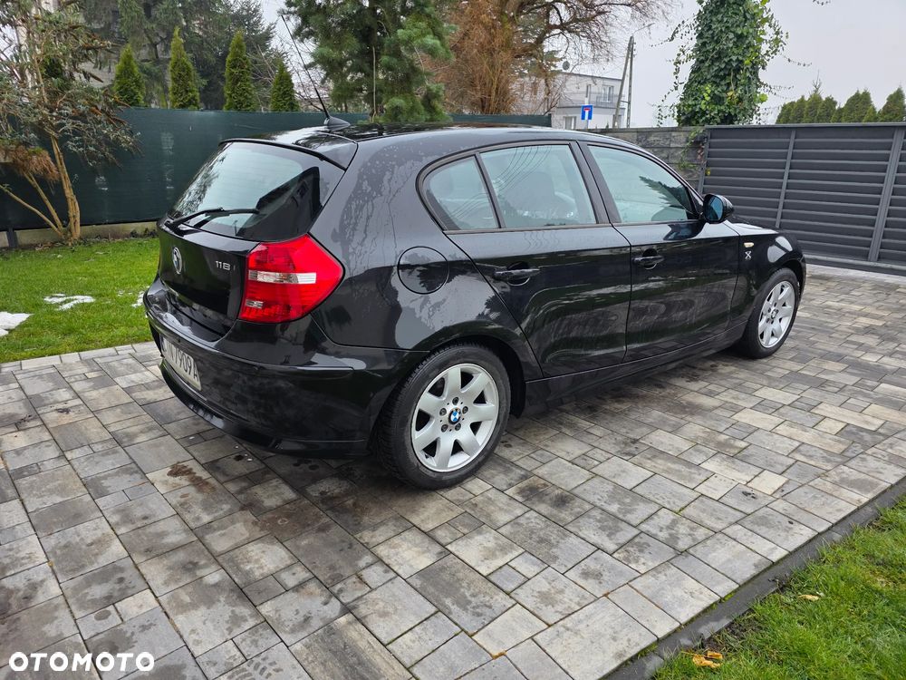 BMW Seria 1 116d DPF - 24