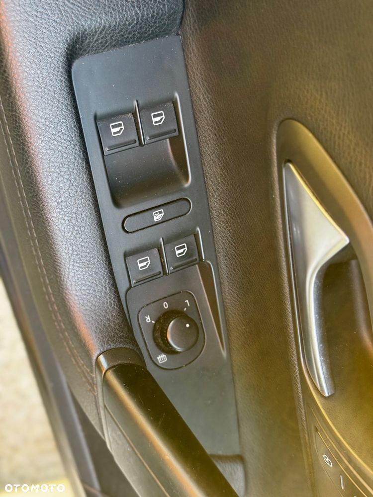 Volkswagen Passat CC - 25