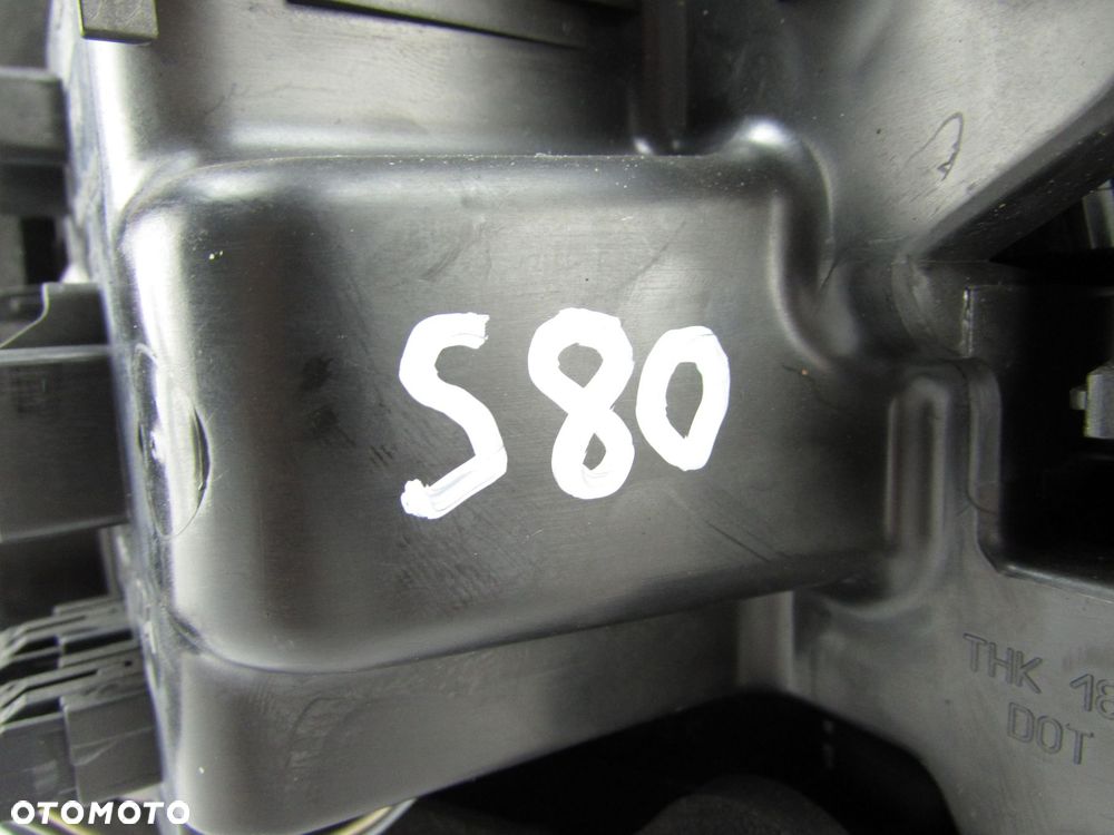 VOLVO S80 II 13-16 LAMPA TYLNA PRAWA - 8