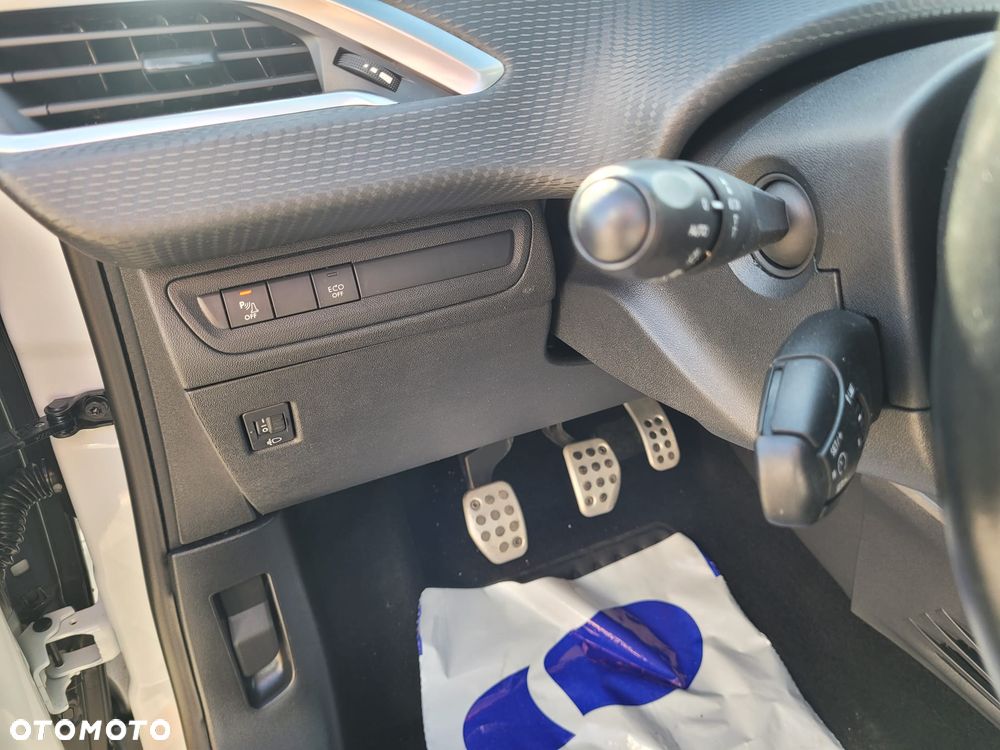 Peugeot 2008 PureTech 130 GPF Stop&Start Signature - 25