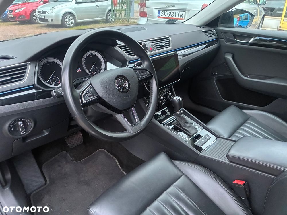 Skoda Superb 2.0 TDI 4x4 L&K DSG - 23
