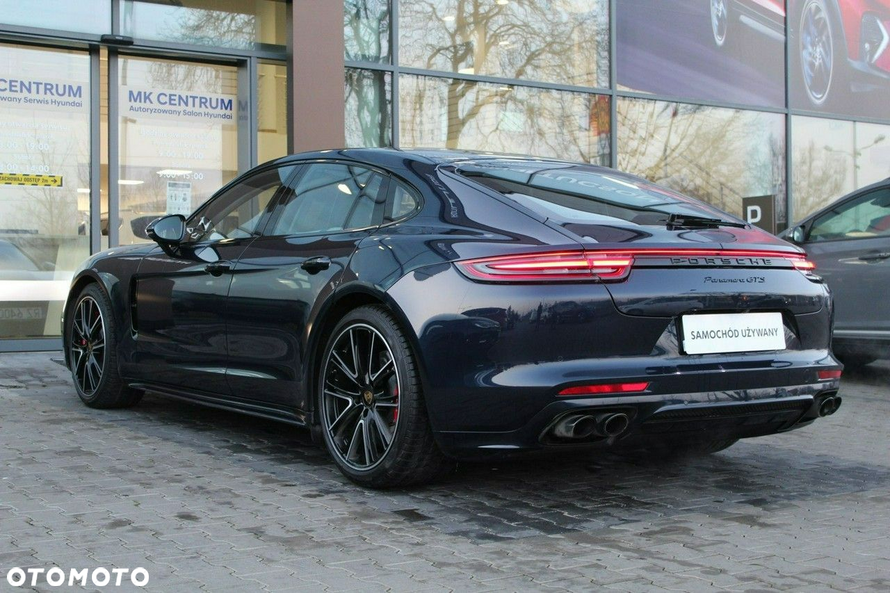 Porsche Panamera - 4