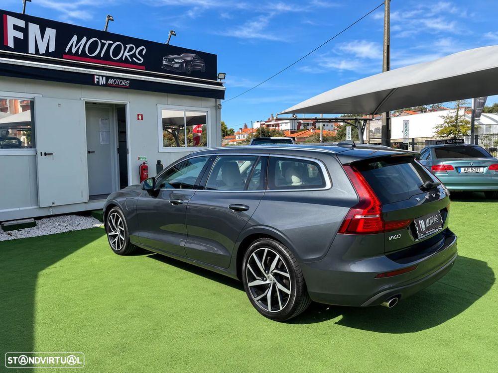 Volvo V60 2.0 T8 AWD TE Momentum Plus - 2