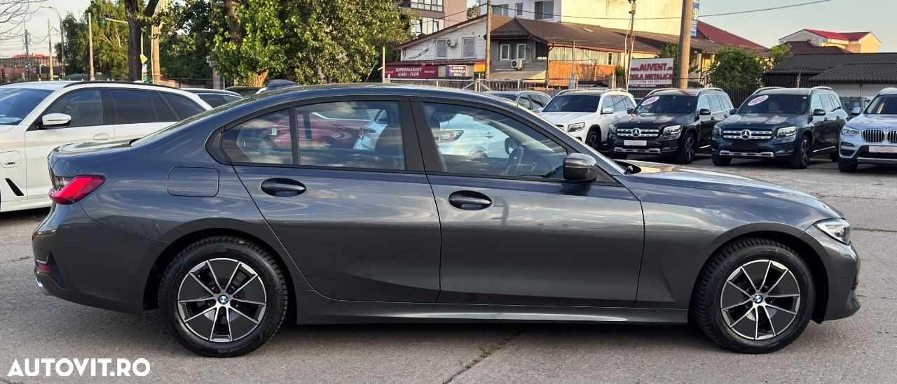 BMW Seria 3 318i AT - 10