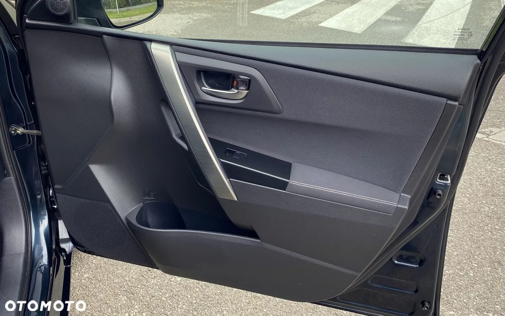Toyota Auris 1.6 Executive - 26