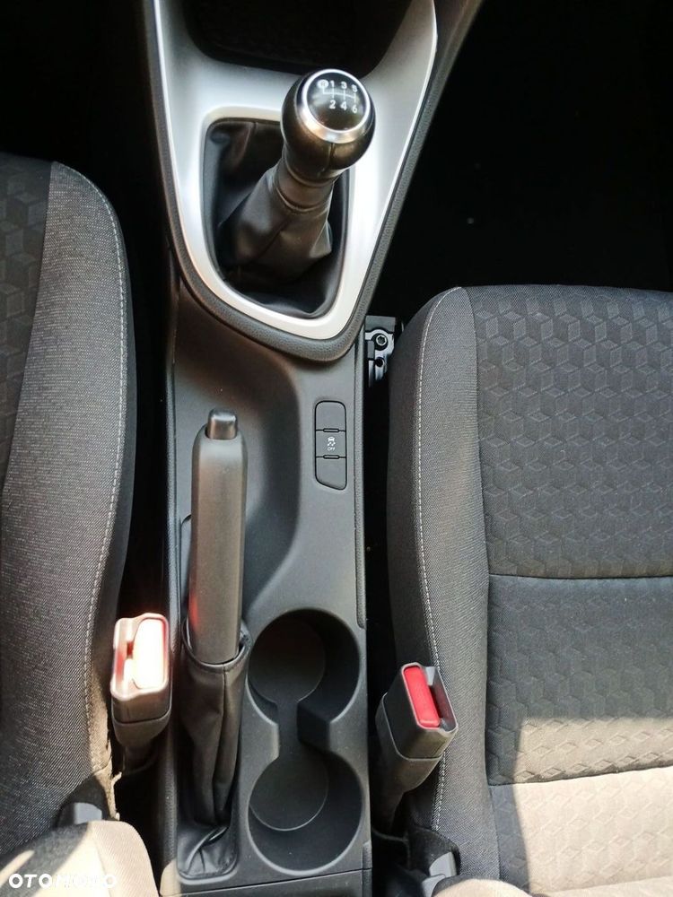 Toyota Yaris 1.5 Comfort - 17