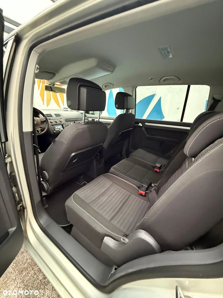 Volkswagen Touran 1.6 TDI DPF BlueMotion Technology DSG Cup - 19