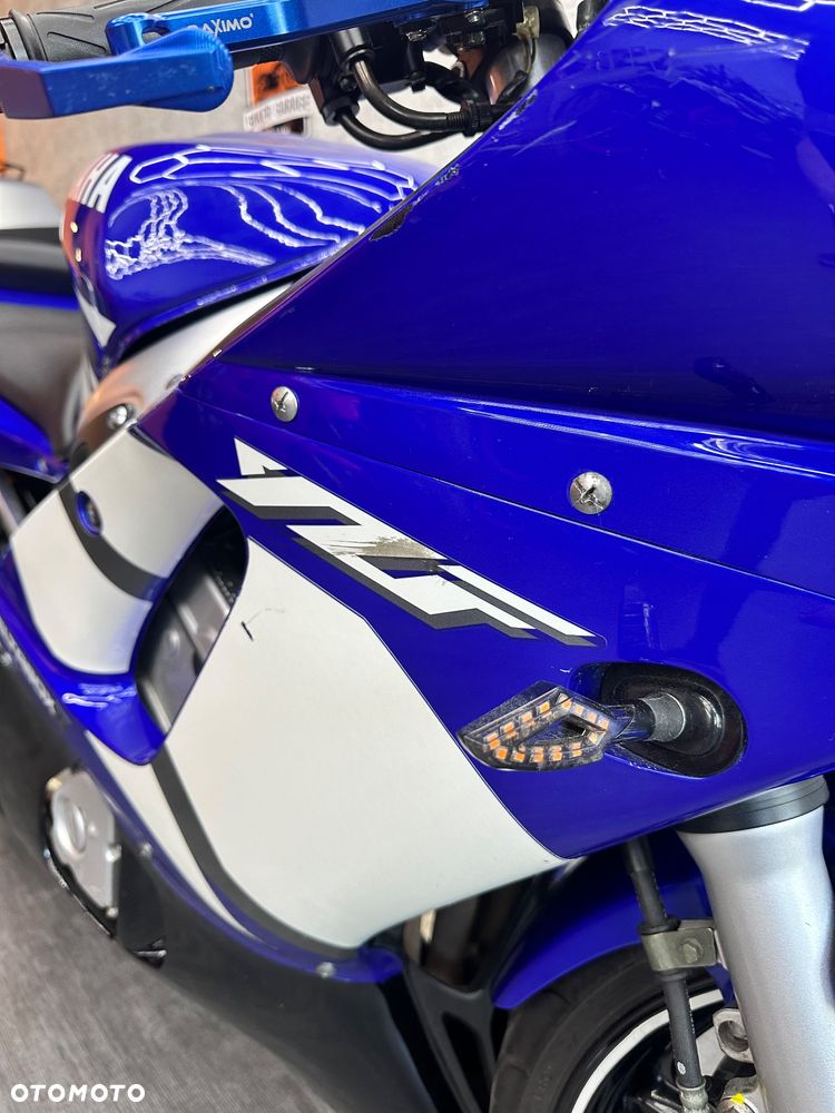 Yamaha R6 - 11