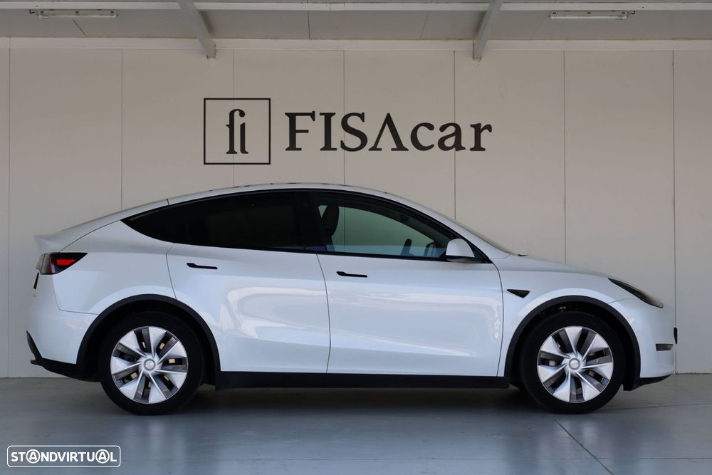 Tesla Model Y - 6