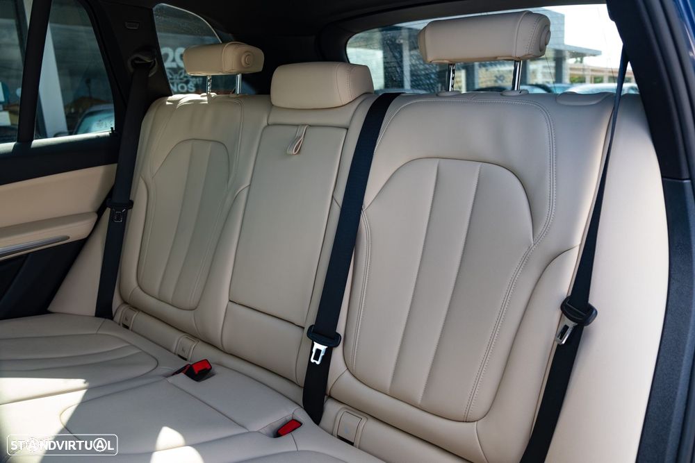 BMW X5 30 d xDrive Pack M - 44