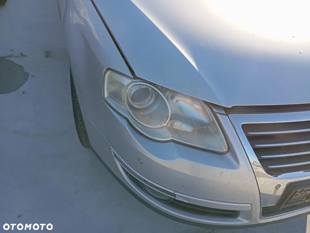 LAMPA PRZOD PRAWA LEWA PASSAT B6 - 2