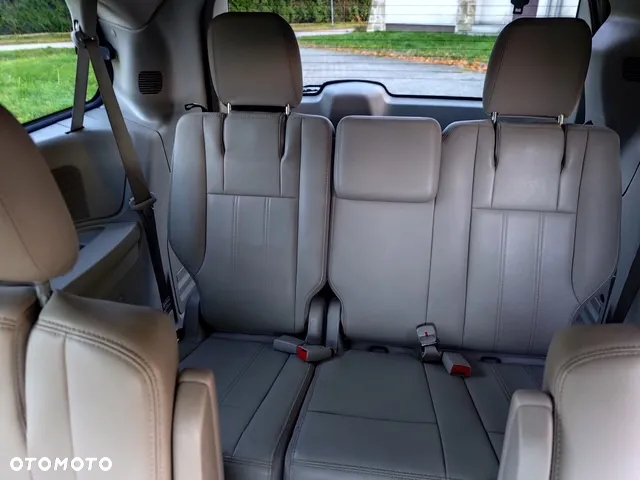 Chrysler Town & Country 3.6 Touring - 21
