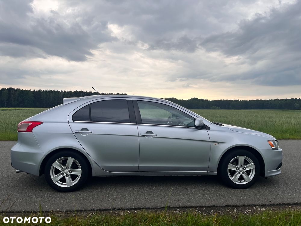 Mitsubishi Lancer 1.6 Invite - 7
