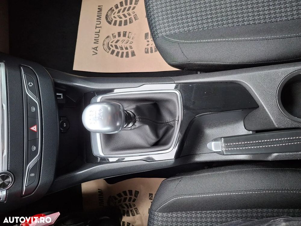 Peugeot 308 1.2 L PureTech Turbo S&S Active - 22