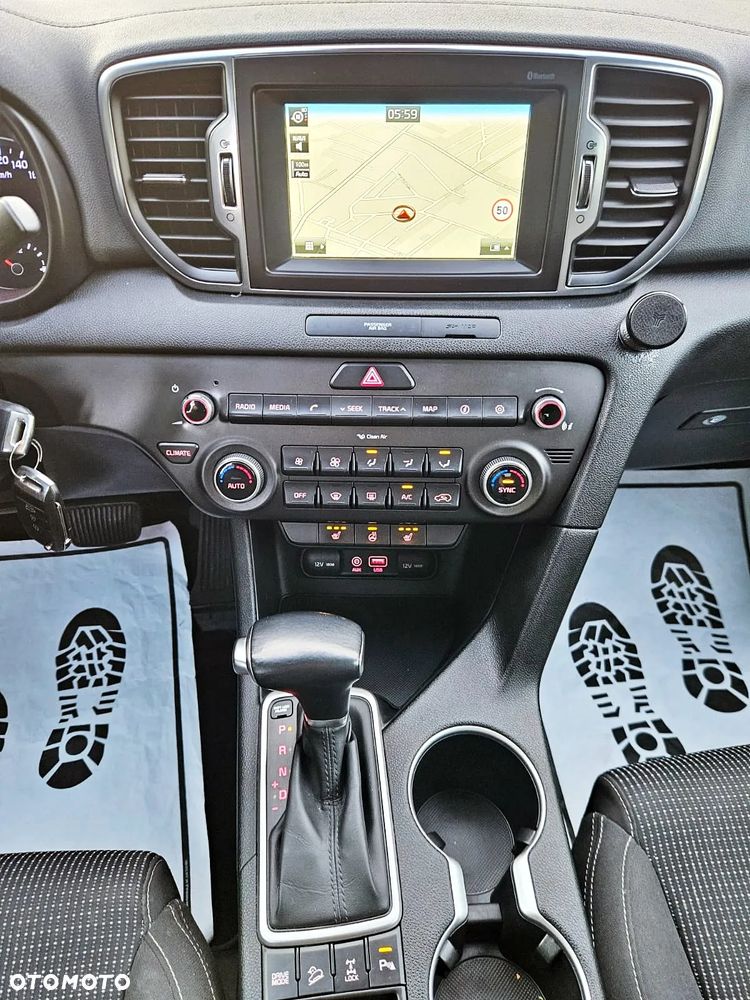 Kia Sportage 2.0 CRDI 4WD Automatik Dream-Team Edition - 18