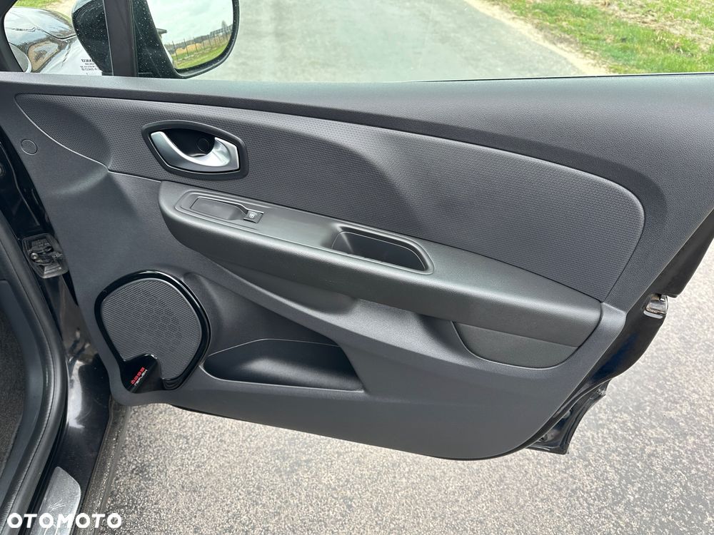 Renault Clio 1.2 16V 75 LIMITED - 23