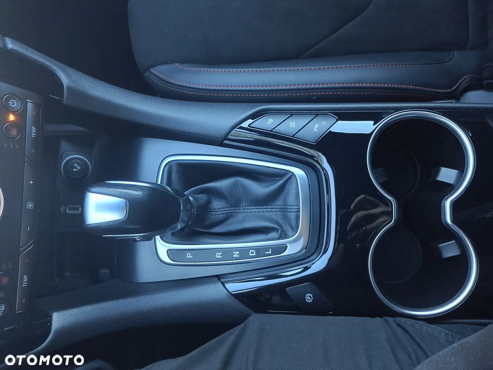 Ford Mondeo - 30