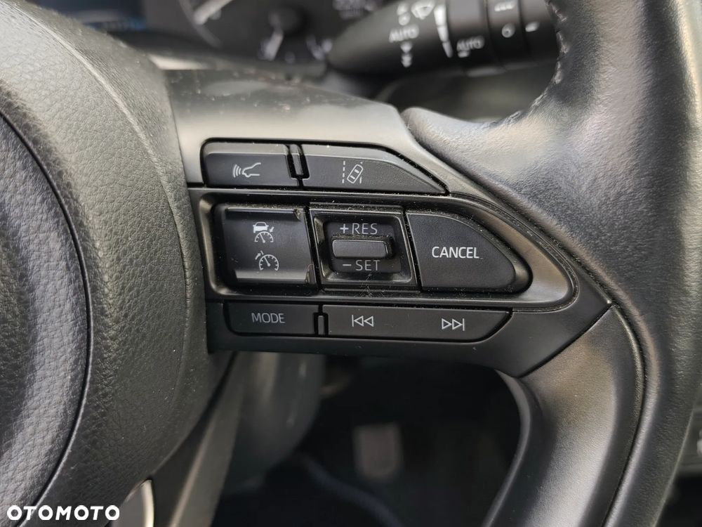 Toyota Yaris Hybrid 100 Premium EU6 - 40