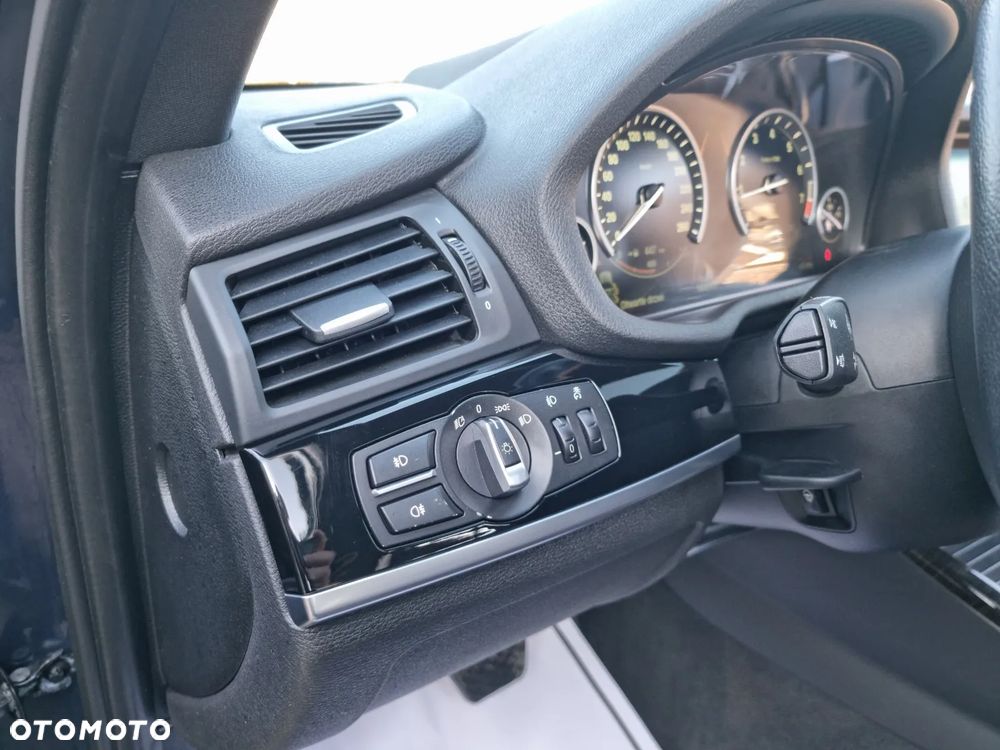 BMW X3 28i xDrive - 33