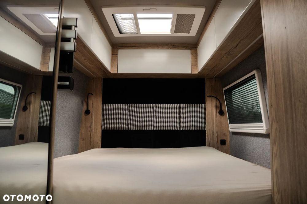 Mercedes-Benz Sprinter - 29