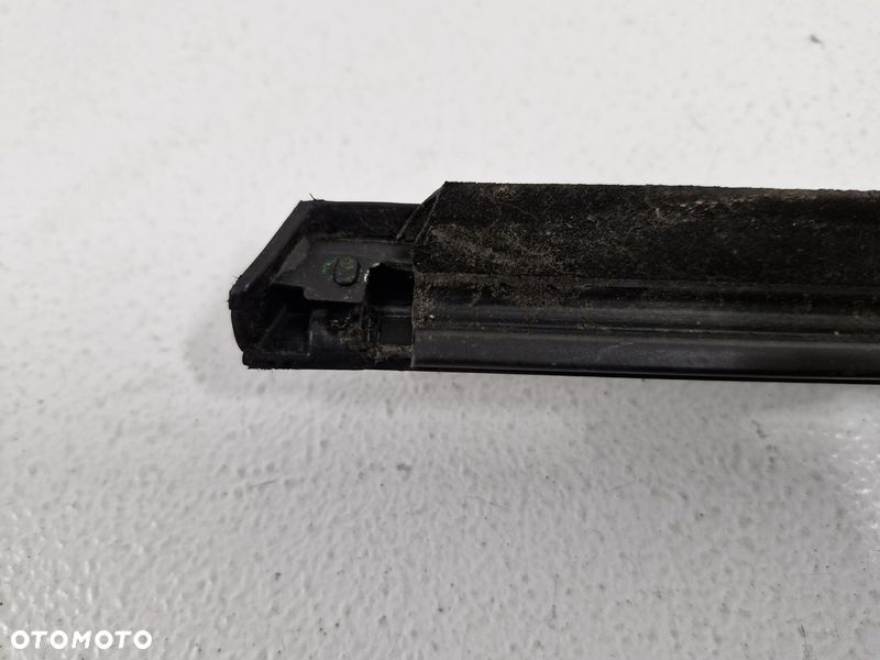 fiat 500x listwa zgarniająca drzwi prawy przód prawa przednia czarna - 9