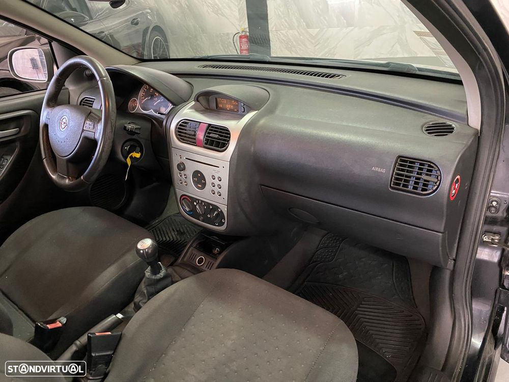 Opel Corsa 1.2 16V Confort - 16