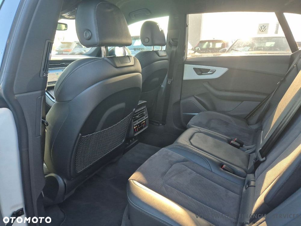Audi Q8 - 12