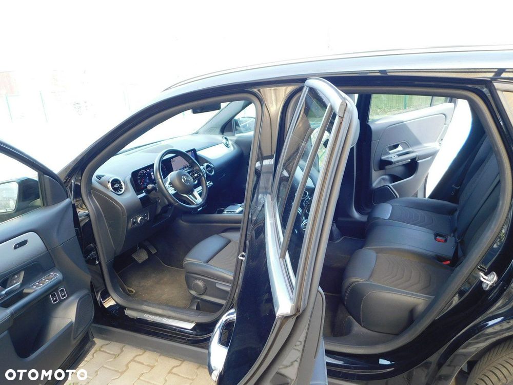 Mercedes-Benz GLA - 15