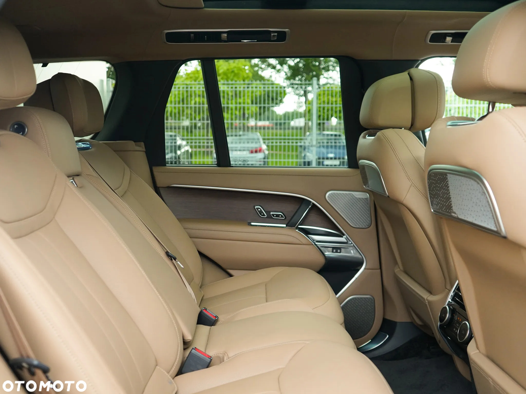 Land Rover Range Rover D350 Autobiography - 24