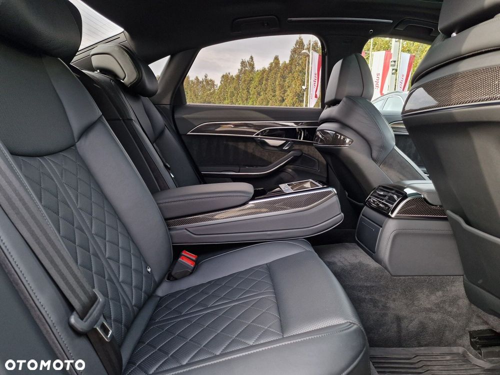 Audi S8 - 14