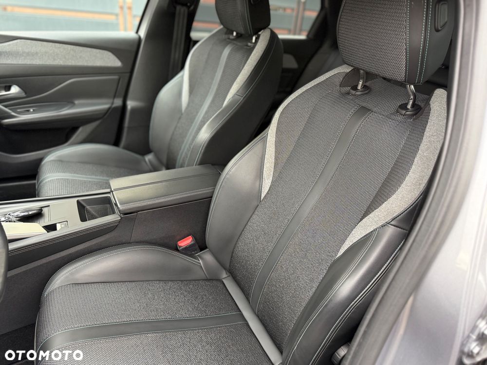 Peugeot 308 BlueHDi 130 EAT8 Allure - 19