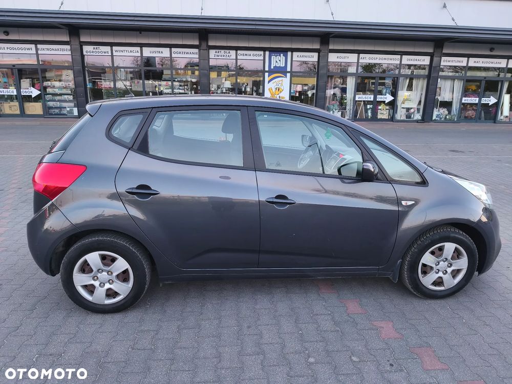 Kia Venga 1.6 L - 6