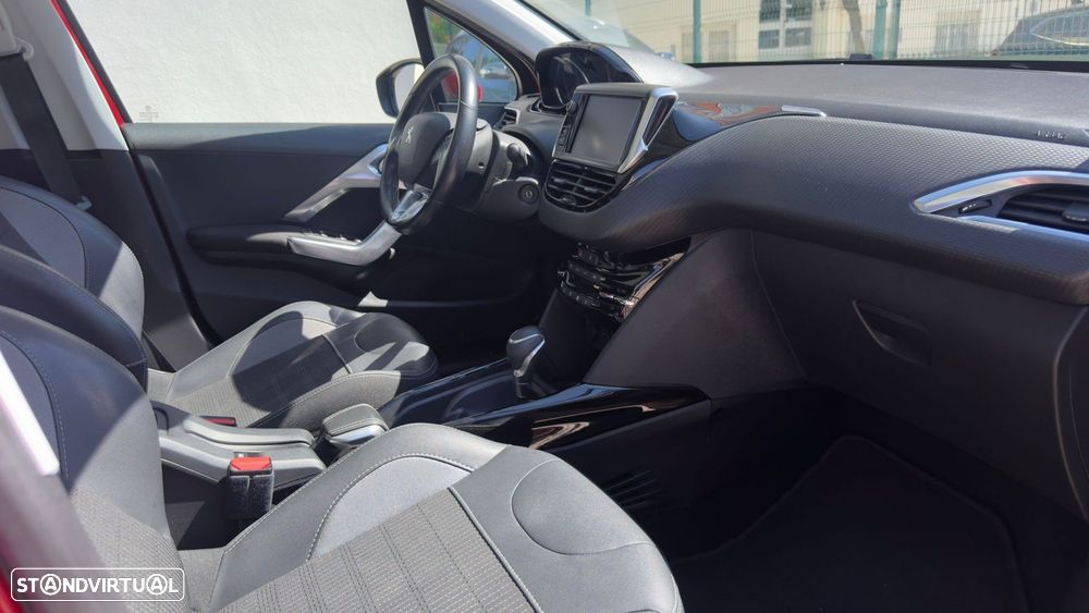 Peugeot 2008 1.2 PureTech Allure EAT6 - 9