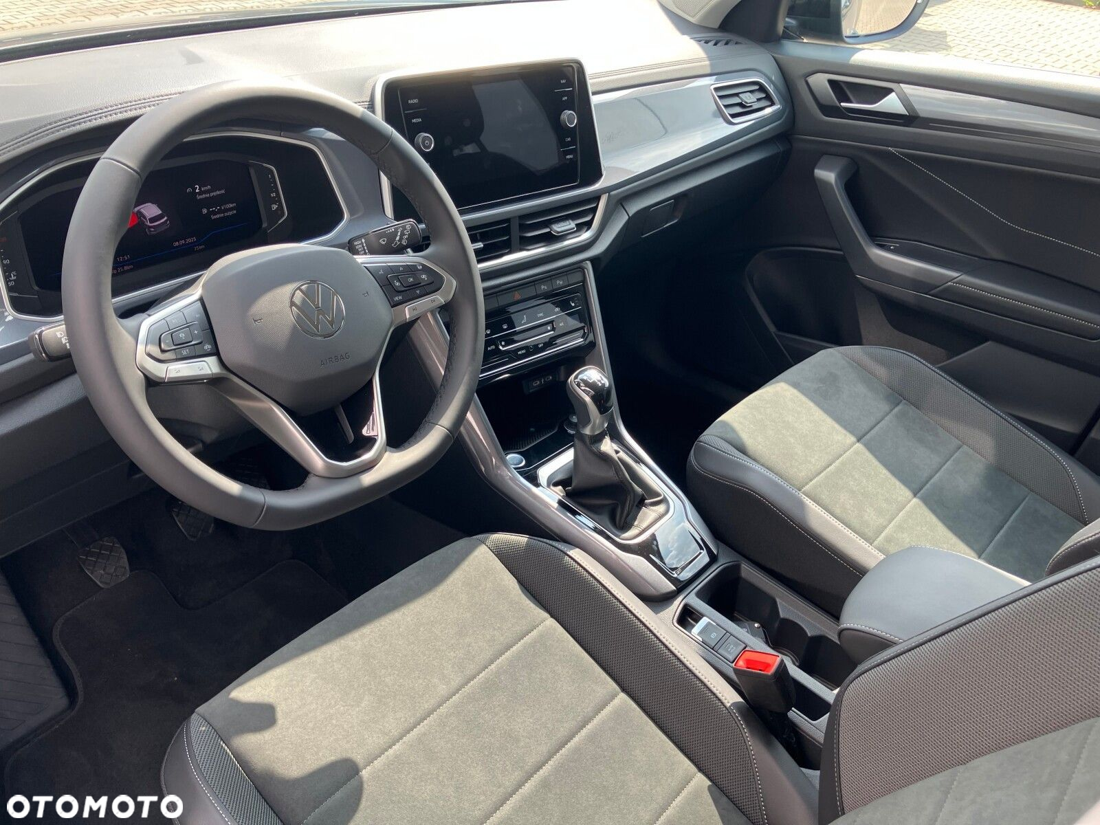 Volkswagen T-Roc - 5