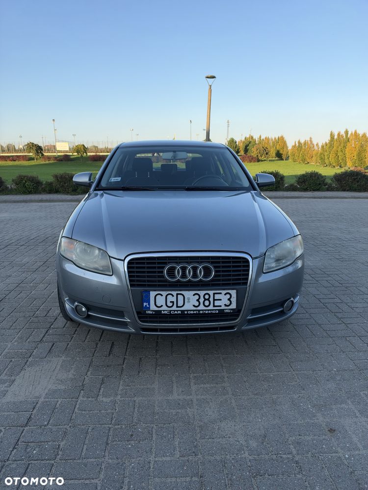 Audi A4 Limousine - 3